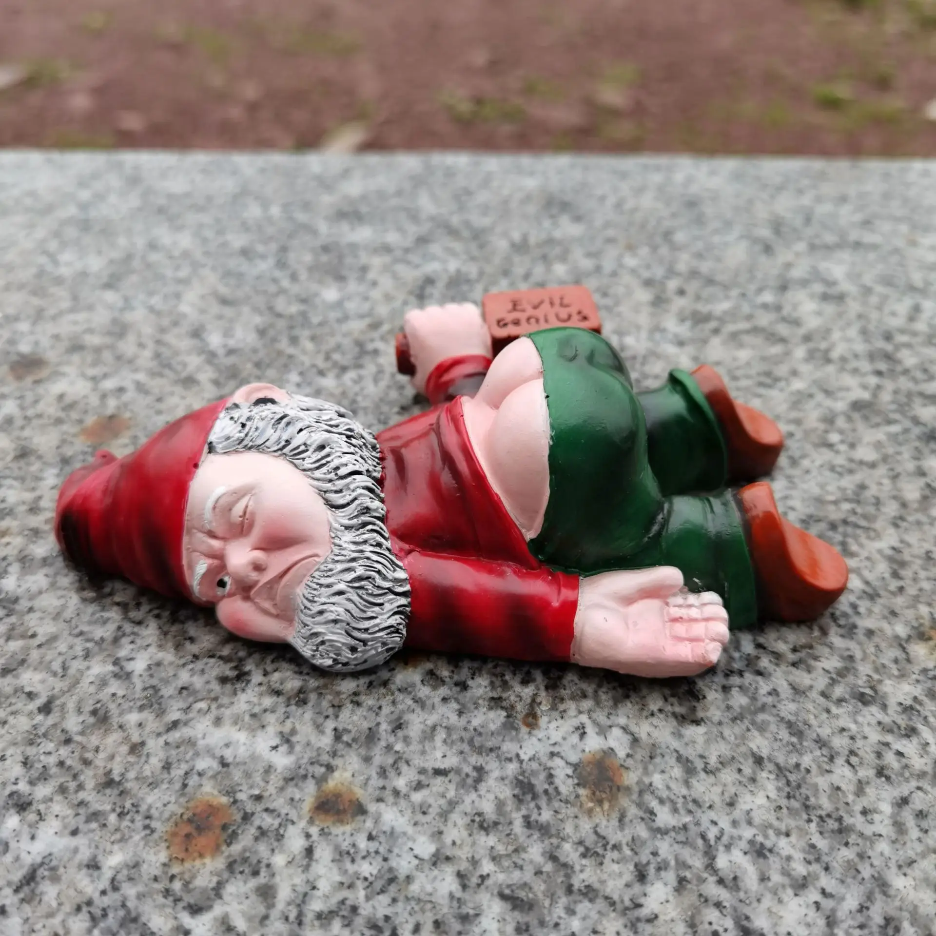 Patung Gnome Taman Mabuk 15cm, - Home Bargains ulasan dan harga